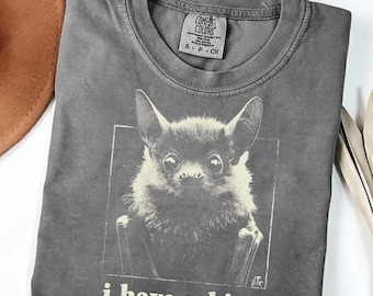 J'ai des t-shirts avec des chauves-souris antirabiques, des t-shirts à capuche vintage grunge Y2k, Unhinged Meme, humour noir étrange