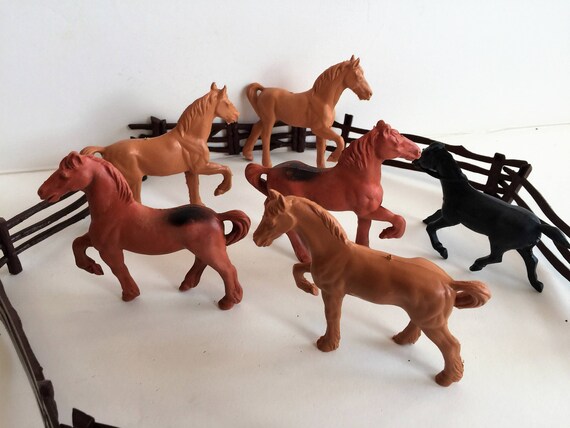 plastic toy horses vintage