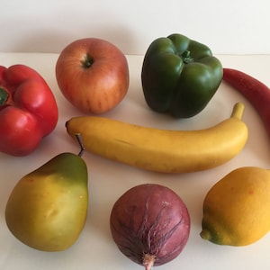 Vintage Decorative 8pc Plastic fruits and vegetables/Kitchen Decor fruits/vegetables-Plastic 8pc home kitchen Decor fruits and vegetables