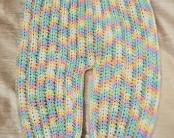 pantalon pour nouveau-né au crochet