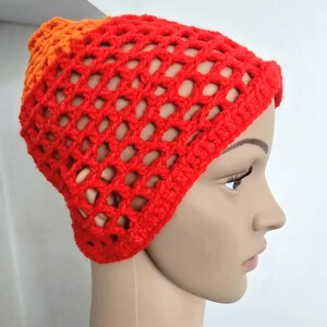 Gorro rojo de encaje