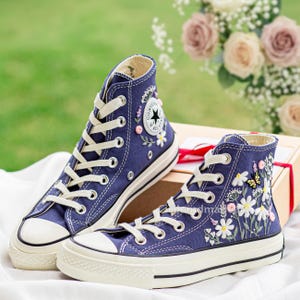 Hand Embroidered Daisy & Butterfly Converse High Tops, Custom Floral Chuck Taylor Sneakers, Cottagecore Canvas Shoes, Unique Gift for Her