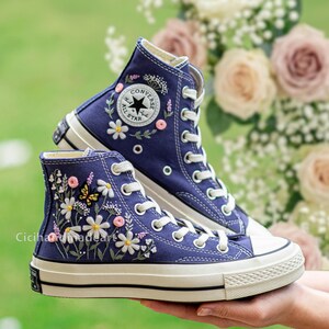 Hand Embroidered Daisy & Butterfly Converse High Tops, Custom Floral Chuck Taylor Sneakers, Cottagecore Canvas Shoes, Unique Gift for Her