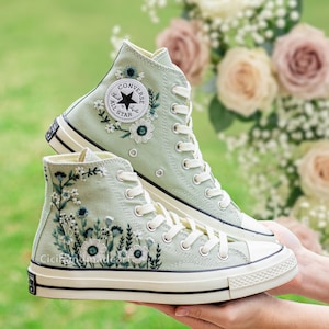 Converse mariage floral vert sauge, baskets de mariée brodées, chaussures avec prénom personnalisé, cadeau de mariée bohème jardin botanique
