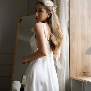 Bridal Mini Slip with Adjustable Straps and Built-In Cups – White Nightwear with Matching Thong – Elegant Gift for Bride or Bridal Shower