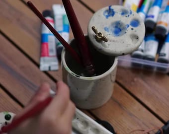 Stoneware paintbrush cup, Brush holder pottery, Artist storage box with palette function,Cottagecore Desk Accessories,Gift for Painter
