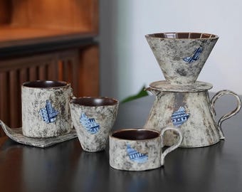 Japandi Keramik Pour Over Kaffee-Set, handgemachter rustikaler Steinzeug-Tropfer, Wabi Sabi Kaffee-Station-Dekor, handwerkliches langsames Kaffee-Geschenk für Baristas