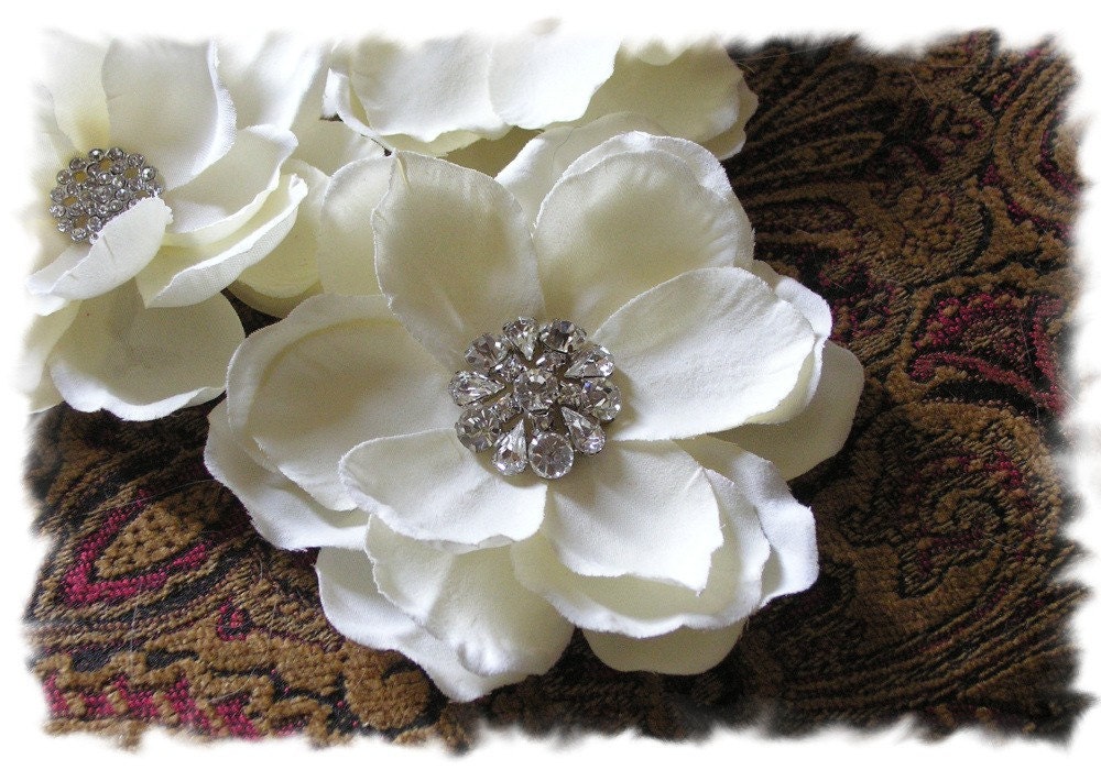 Wedding Hair Flower, Ivory Magnolia Bridal Hair Flower Clip, Floral B…