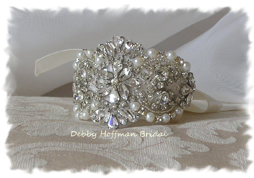 Crystal Pearl Bridal Cuff Bracelet, Bridal Pearl Rhinestone Cuff, Jew…