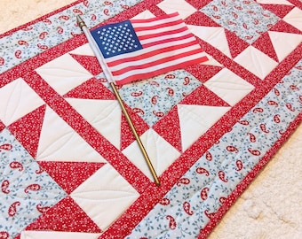 Handmade Quilted Table Runner: Americana Star Paisley, 30" x 13.5"