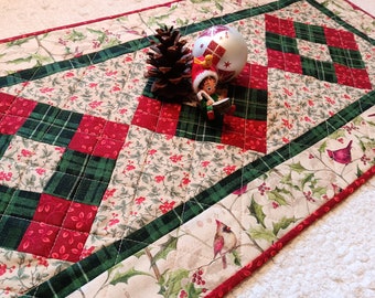 Quilted Christmas Table Runner: Winter Cardinals, Farmhouse Style (30" x 14")