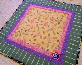 Floral Quilted Table Topper: Spring Farmhouse Decor (16.5 x 16.5)