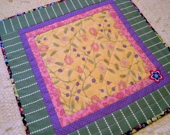 Quilted Table Topper 16.5 x 16.5  Runner Spring Summer Farmhouse Country Cottage Chic Floral Wall Hanging