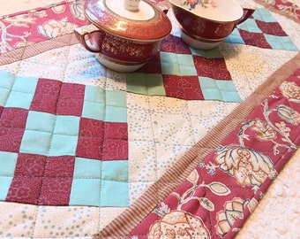 Handmade Quilted Table Runner: William Morris Floral, Farmhouse Decor (30.5 x 14.5)
