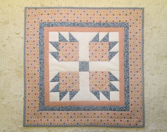 Bear Paw Quilted Table Topper: Americana Farmhouse Decor (18 x 18)