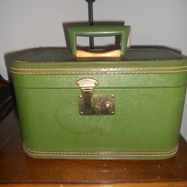 Vintage green travel case