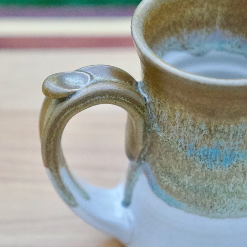 Pottery Coffee Mug in Golden Brown wheelthrown 10-12 ouncesREADY TO SHIP imagem 4