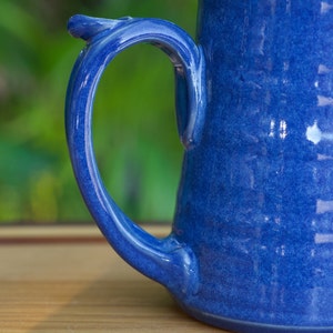 Large 14 ounce Stoneware Coffee Mug for Coffee or Tea in Deep Blue Glaze READY TO SHIP Bild 4