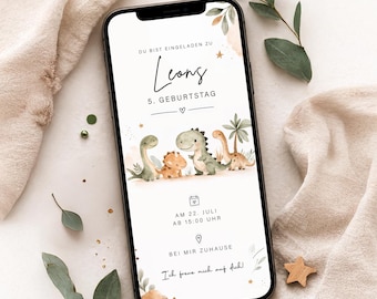 May include: A smartphone displaying a digital birthday invitation for Leons 5. Geburtstag. The screen features watercolour illustrations of four dinosaurs, palm trees, and stars. Text includes date details: AM 22. JULI AB 15:00 UHR, location: BEI MIR ZUHAUSE, and the phrase Ich freue mich auf dich!