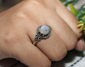 ヴィンテージ　レインボームーンストーン　シルバーリング　ジュエリー 装飾的なレインボームーンストーンリング：925スターリングシルバー