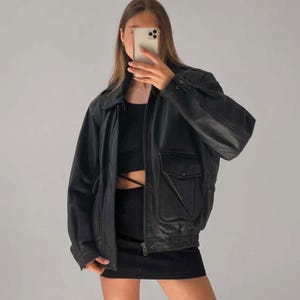 Vintage Black Leather Bomber Jacket: Oversized Baggy Style