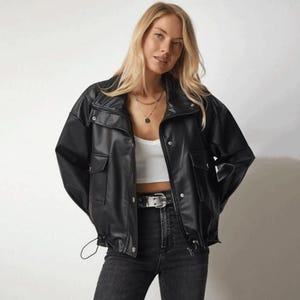Women&#39;s Black Genuine Sheepskin Leather Jacket: Boxy Style with YKK Zipper