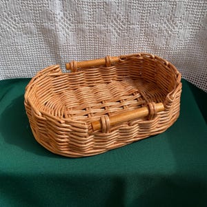 Wicker Tray Small Oval Basket with Wooden Handles Wicker Storage Basket Rustic Kitchen Decor Fruit Basket Bow Wicker Sweets Basket