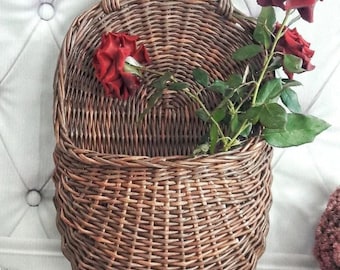 Woven Hanging Pocket Basket: Farmhouse Wall Decor, Kitchen Storage