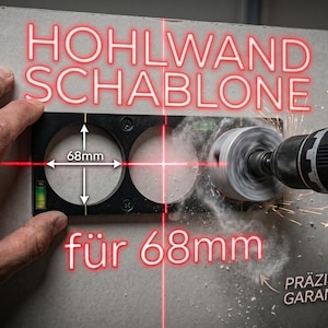 Puede incluir: Una plantilla negra con dos aberturas circulares de 68 mm de diámetro se utiliza con un taladro para crear agujeros en una pared. El texto "Hohlwand Schablone für 68mm" se muestra en rojo.