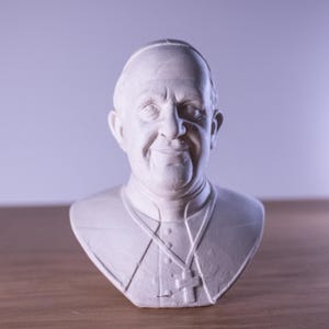 Papa Francesco Bust – Omaggio e Ispirazione | Pope Francis Tribute
