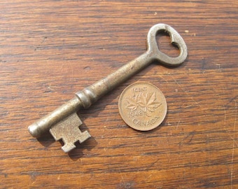 Antique Rusty Skeleton Key Solid Barrel Jail Church Cottage Home Decor Canadian Seller a321