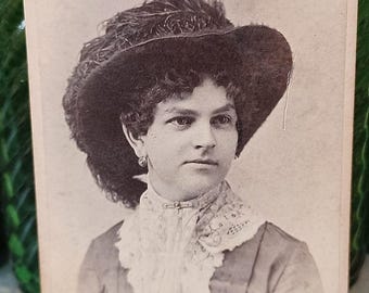 CDV Antique Photo Lady In Large Hat Carte De Visite 19th Century Photograph 1800s