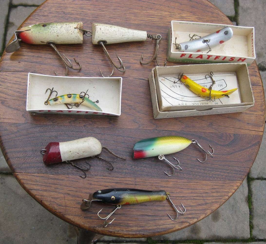 Lot of 8 Vintage Fishing Lures Wood, Plastic, and Rubber Baits for Tackle  Box Heddon Cobra Bright Eyes Millsite Rattle Bug Mouse and More -   Canada