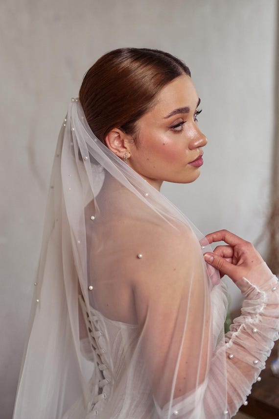 Refined Bridal Veil With Pearls – Dana Wedding Veil  display picture 3