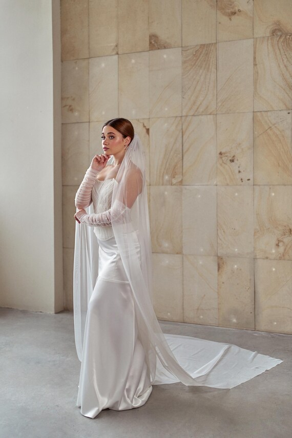 Refined Bridal Veil With Pearls – Dana Wedding Veil  display picture 2
