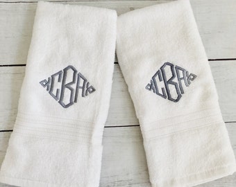 Luxury Monogram Bath Towel | Personalized Wedding Gift | Grad Gift Bathroom Set | Luxury Embroidered Towels | Personalized Bath Towel