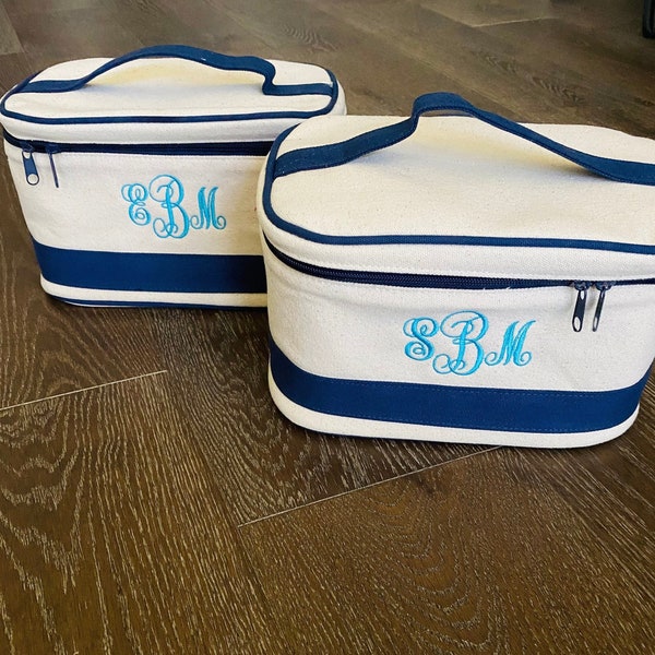 Monogram Makeup Bag - Train Case - Toiletry Bag - Cosmetic Bag - Graduation Gift - Bridesmaid Gift