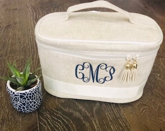 Monogram Linen Travel Bag - Monogram Train Case  - Travel Bag - Bridesmaid Gift - Graduation Gift