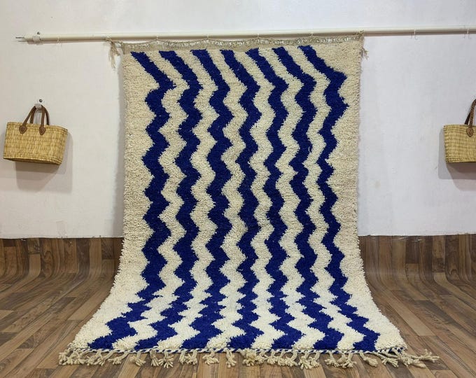 Luxury Blue Zigzag Hand-Knotted Moroccan Wool Rug: Geometric Chevron Area Carpet