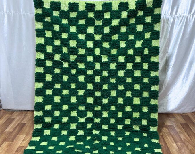 Modern Moroccan Green Wool Rug – Handwoven Green Checkered Berber Carpet – Soft Shag Mid-Century