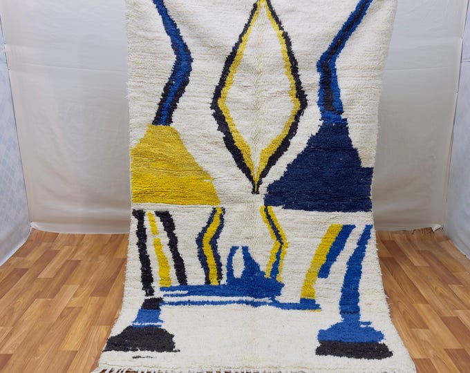 Handmade Moroccan Wool Rug: Geometric Berber Design - Custom Sizes