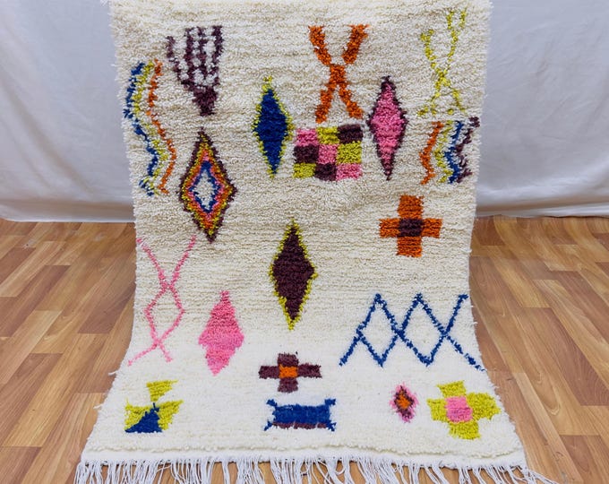 Handwoven Moroccan Wool Rug: Tribal Art, Geometric Design (3x4ft)