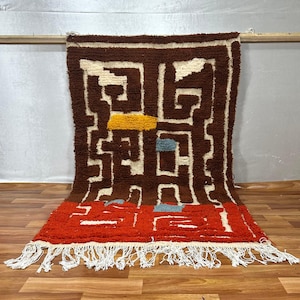 Handwoven Berber Wool Rug: Terracotta Maze Pattern with Tassels