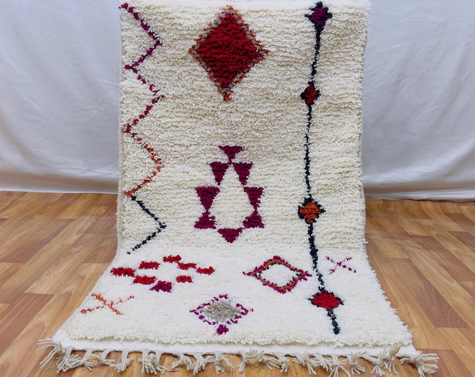 Handwoven Wool Area Rug: Berber Moroccan Tapestry, Magenta Diamond Motifs [3x4 ft]