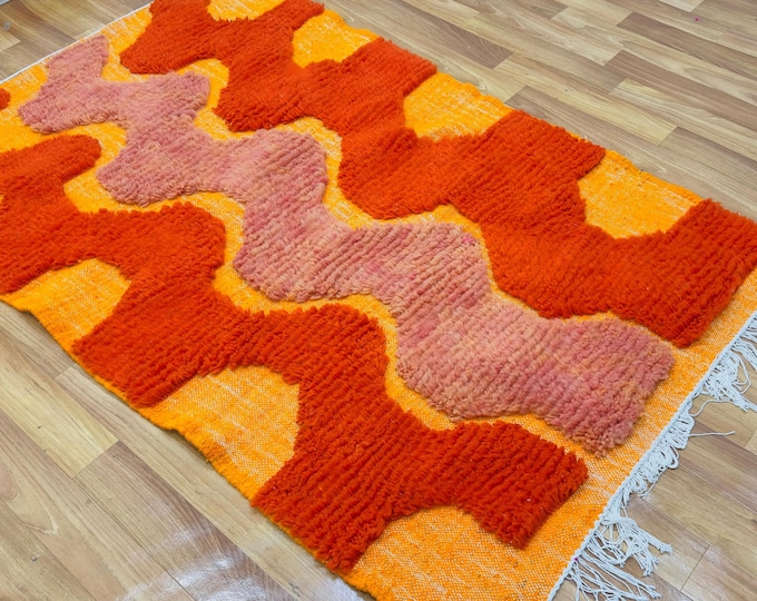 Handwoven Beni Ourain Wool Rug: Sunset Waves, Moroccan Boho Decor (3.2 x 5.1 ft)