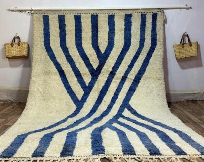 Handcrafted Wool Area Rug: Modern Living Room Style in Custom Blue