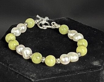 White Pearls and Jade Bracelet - 7.5 inches long
