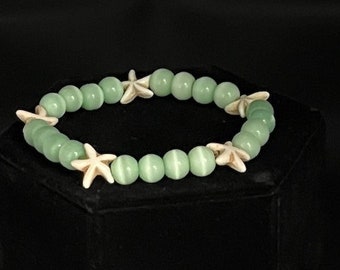 White Howlite Starfish and Green Round Beads - Stretch Bracelet - 7.5" round