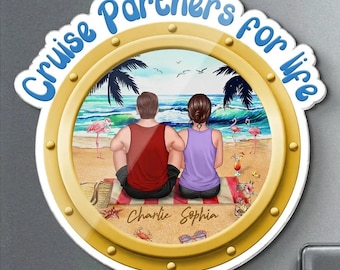 Gepersonaliseerde acrylmagneet deur cruiseschip - Cruise Partners For Life Patrijspoort Achteraanzicht stel zit op het strand