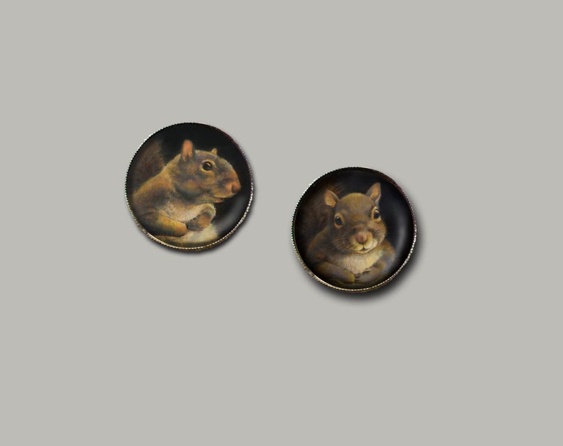 Squirrel Brooch Round, Squirrel Pin, Squirrel Portrait, Squirrel Art, Animal Portrait, Squirrel Lover Gift, Secret Santa, Stocking Stuffer image 1